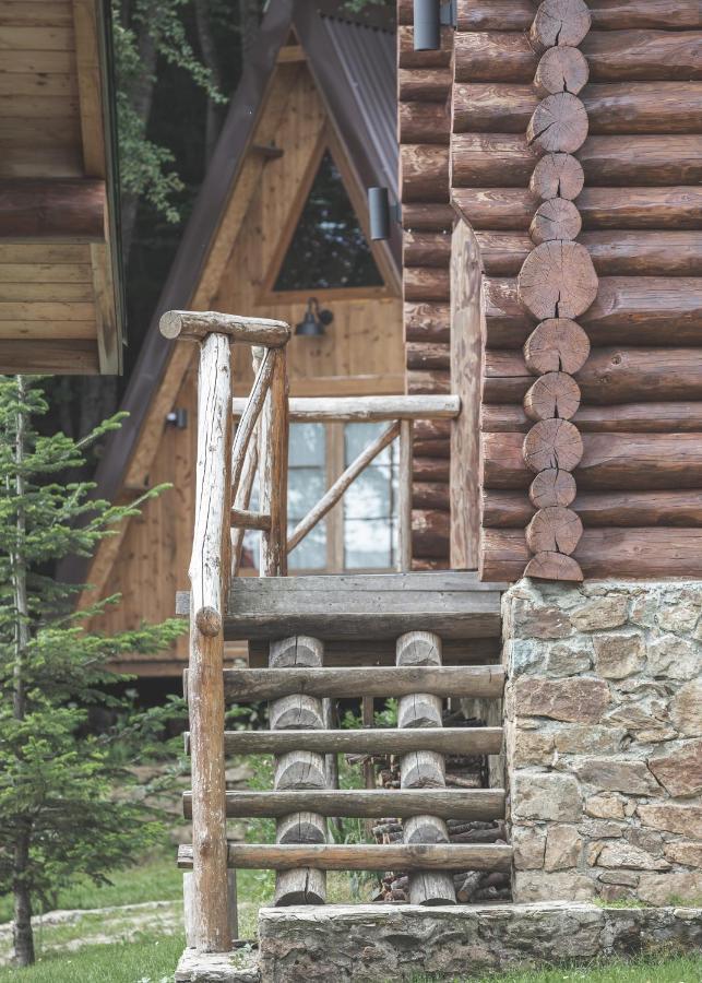 Sfendamos Wood Village Hotel