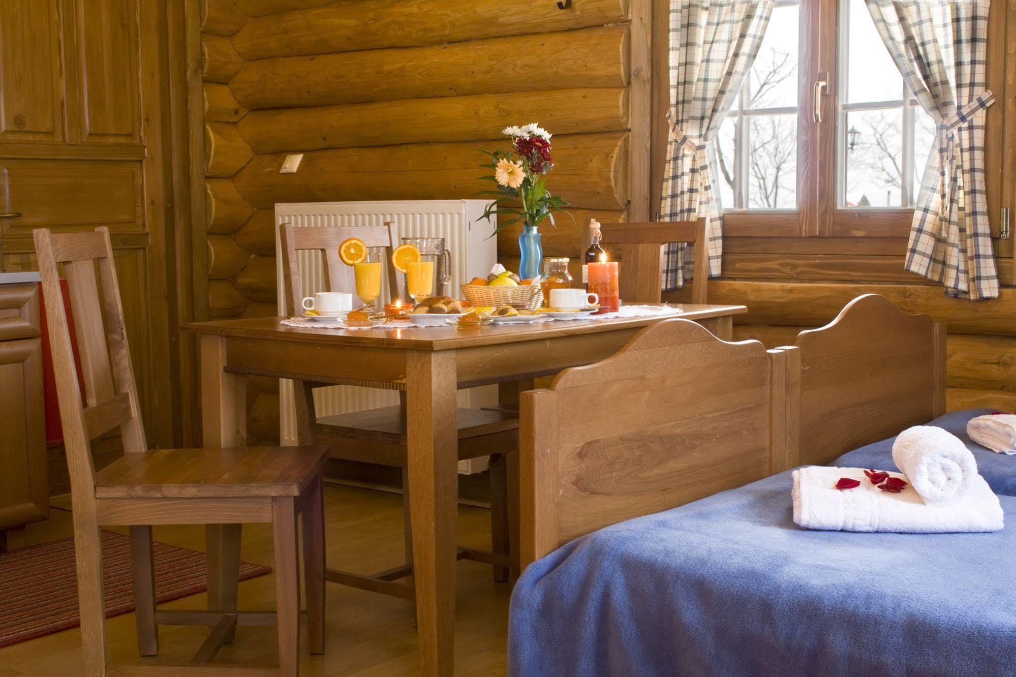 Hotel Sfendamos Wood Village